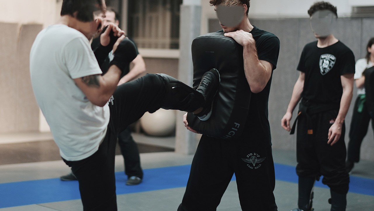 Cours adulte mixte Krav Maga
